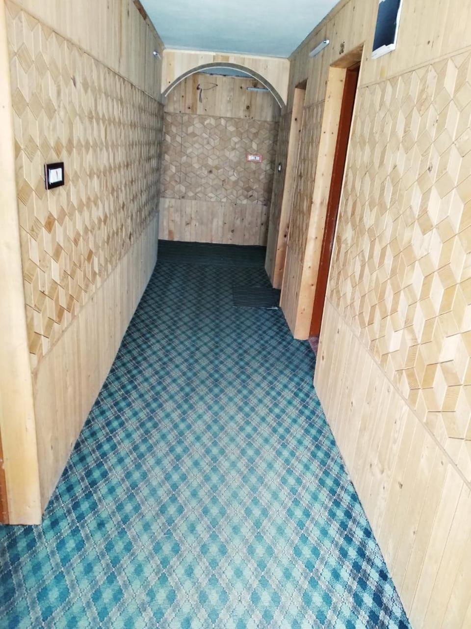Hotel King Palace Pahalgam Exterior photo