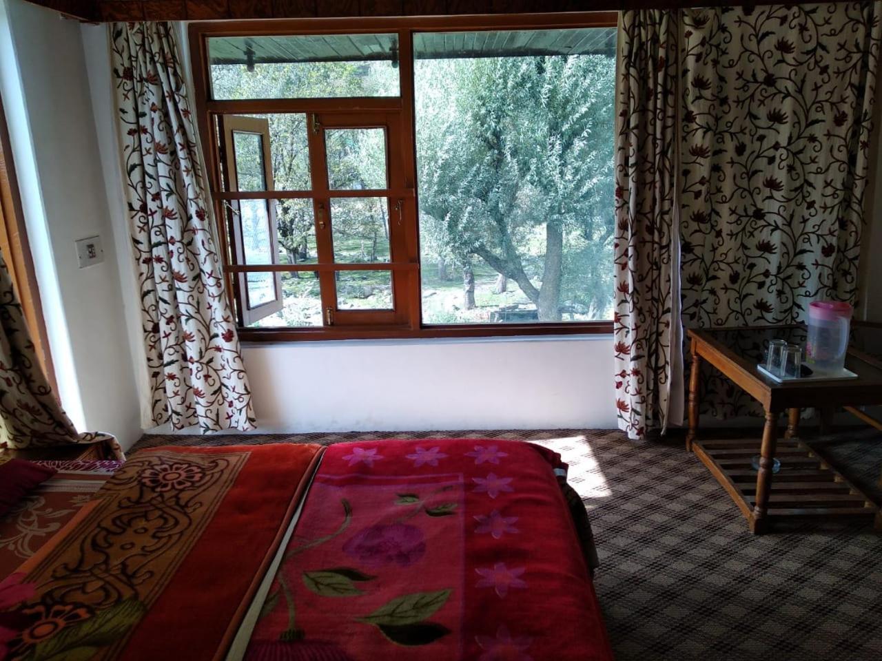 Hotel King Palace Pahalgam Exterior photo
