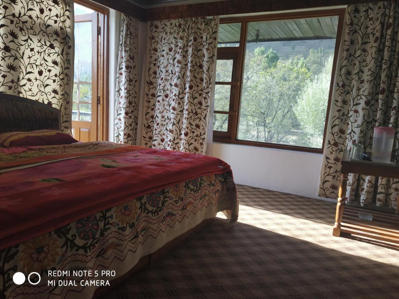 Hotel King Palace Pahalgam Exterior photo
