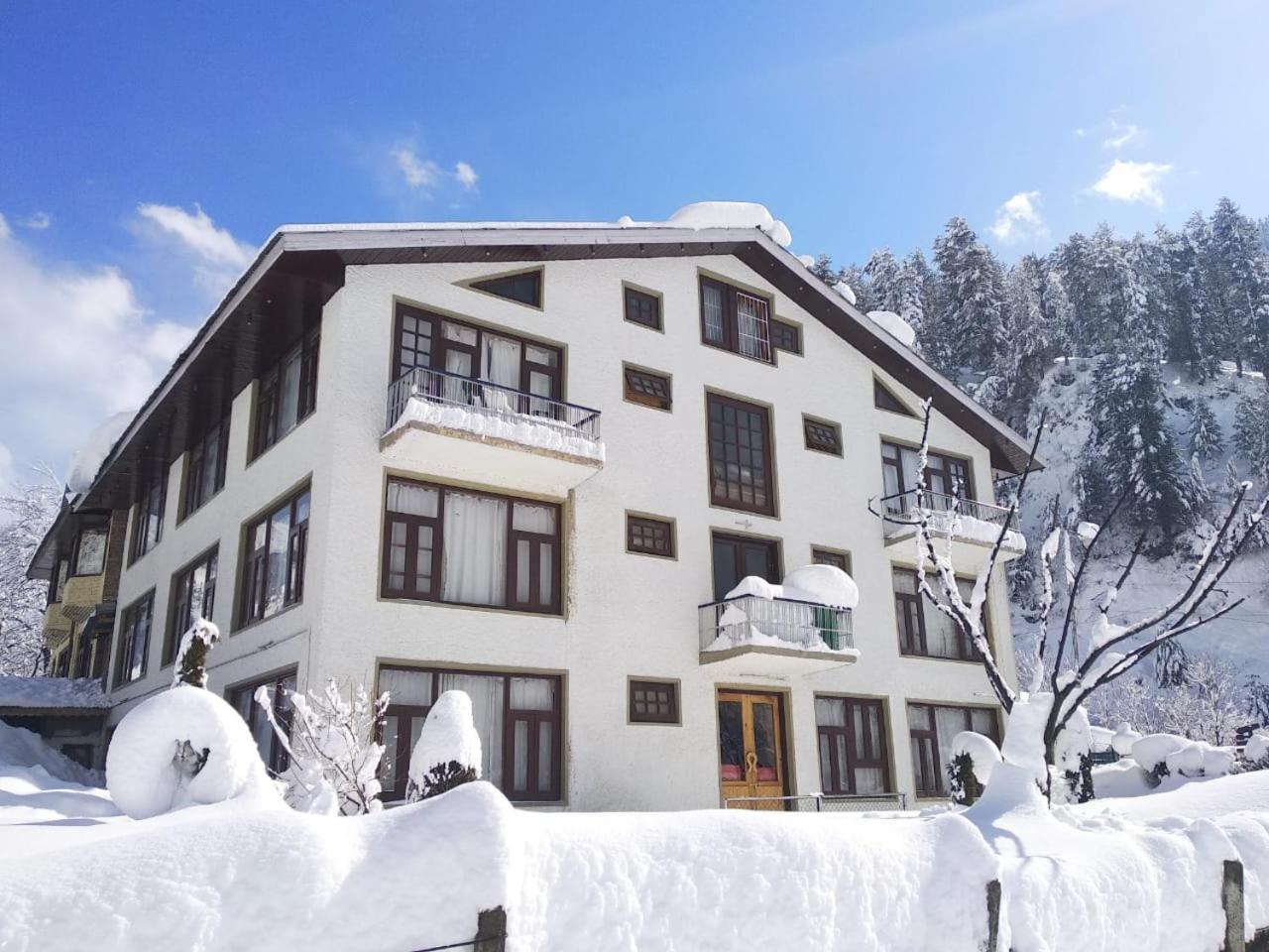 Hotel King Palace Pahalgam Exterior photo
